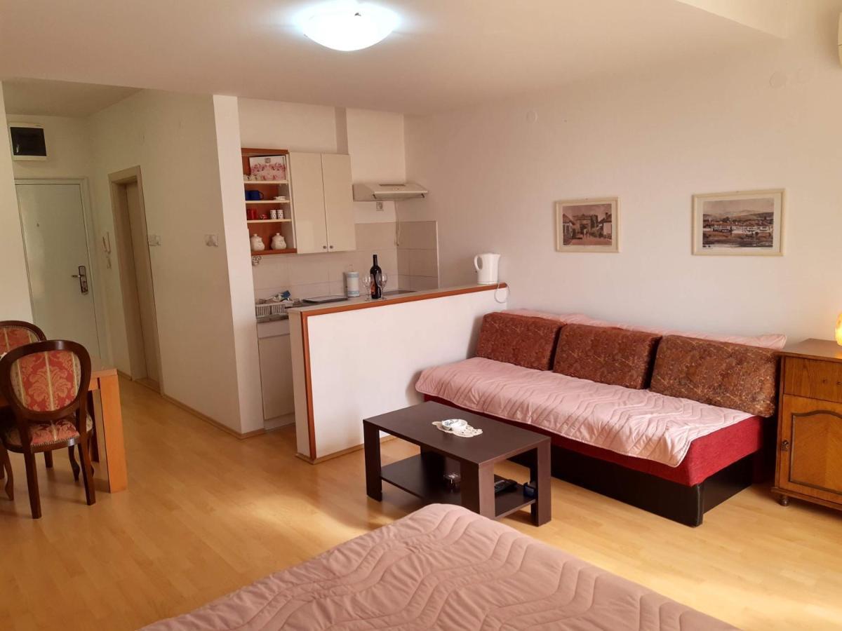 Sky Apartman Soko Banja Luaran gambar