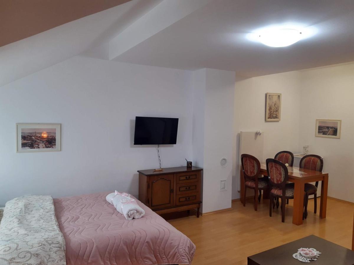 Sky Apartman Soko Banja Luaran gambar